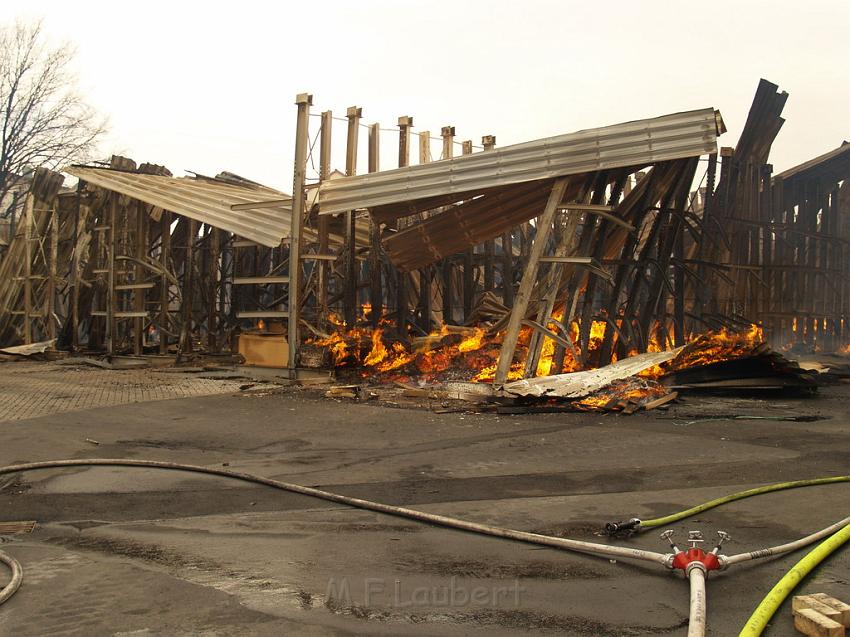 Grossbrand Holzlager Siegburg Industriestr P286.JPG